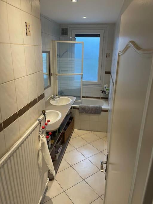 Appartement Entier Climatise - Parking Prive Saint-Martin-dʼHères Exteriér fotografie